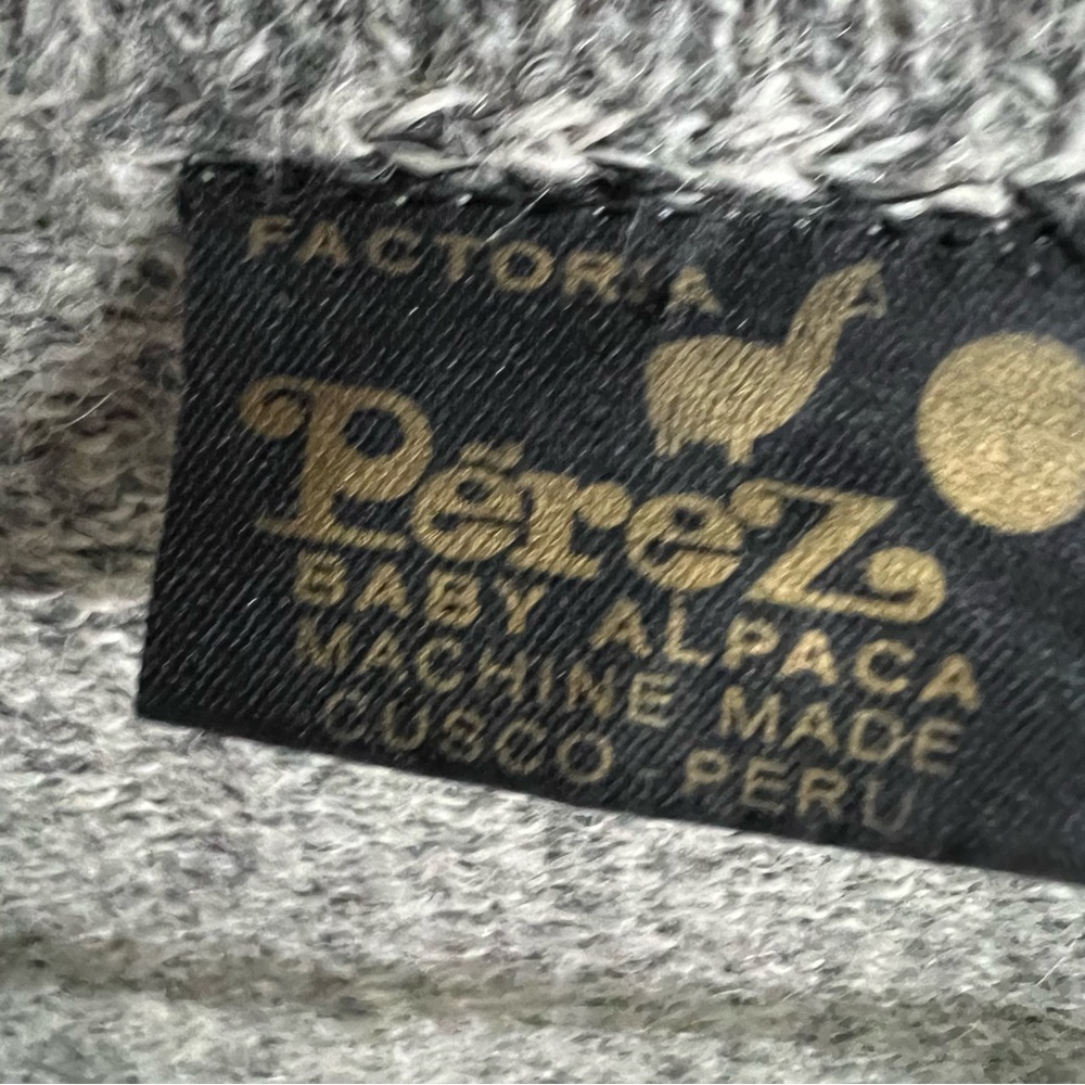 FACTORIA PEREZ Peruvian Luxury Artisan Gray Baby Alpaca Cardigan, XL - Picture 10 of 11